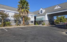 Quality Inn Fresno Yosemite Airport