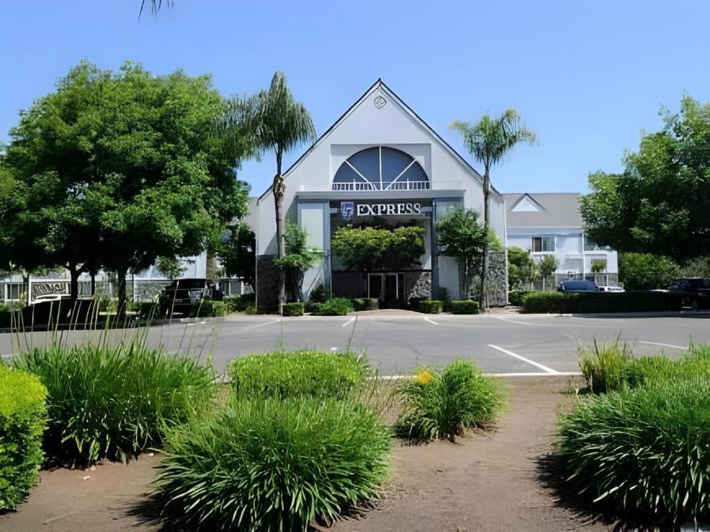 Quality Inn Fresno Yosemite Airport Exterior foto